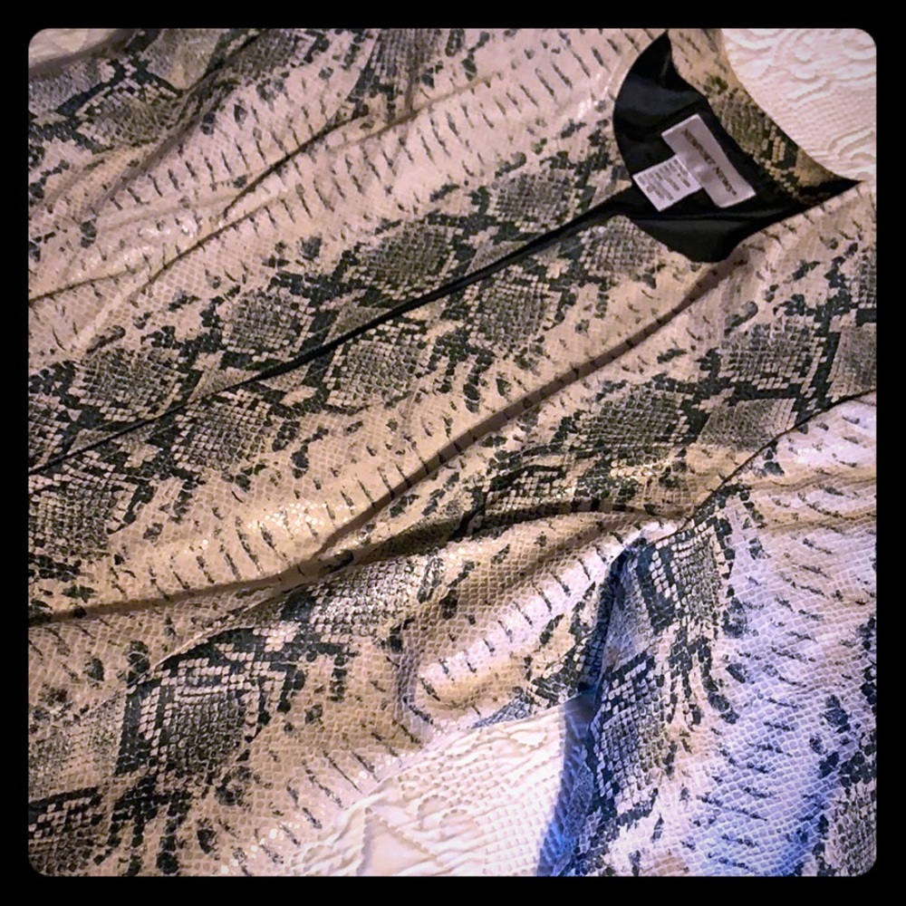 New port news animal print jacket